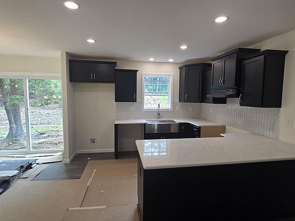 4th image of 33 Cameron Lane
