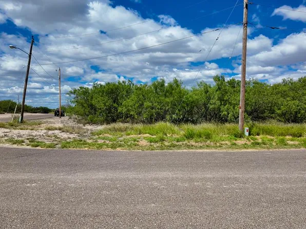 16 Borjon Dr, Eagle Pass, TX 78852