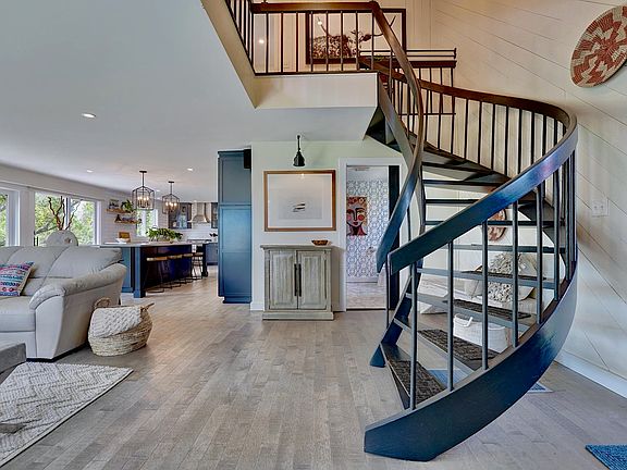 5th image of 4 Highland Park Avenue