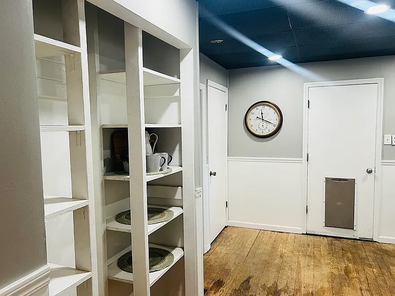 3320 Dix Ave — Photo 5