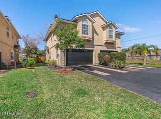 1086 7th St S, Jacksonville Beach, FL 32250