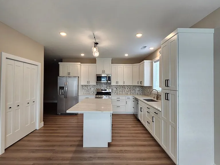 5305 W Jay St — Photo 6