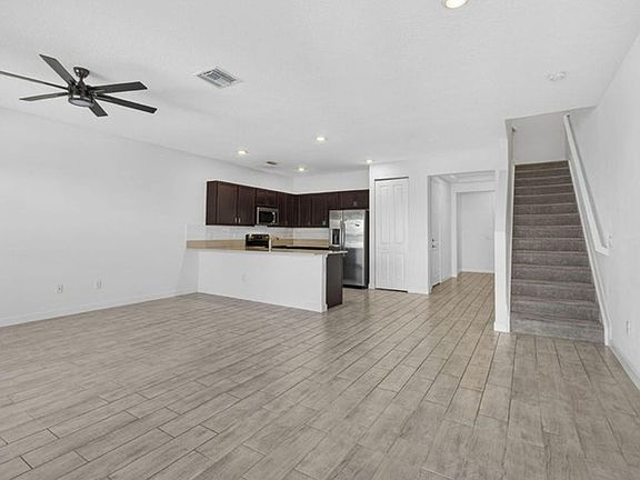 5th image of 4408 Hemlock Dr