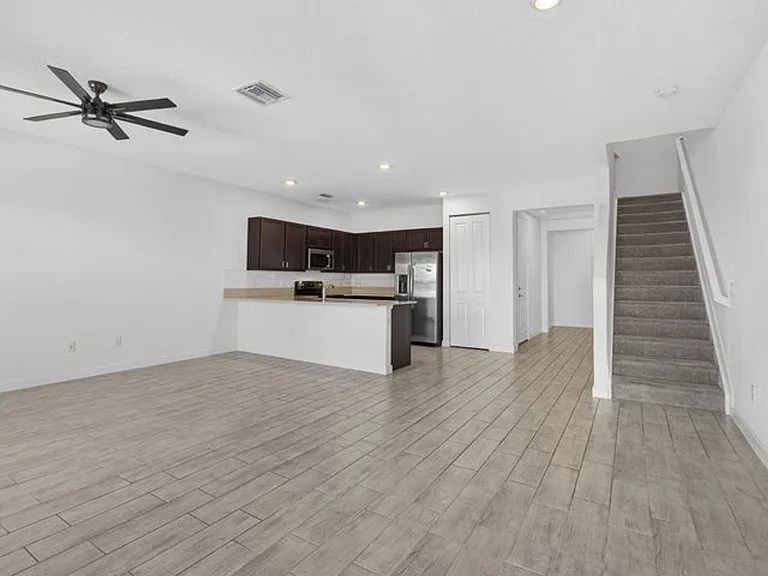 4408 Hemlock Dr — Photo 5