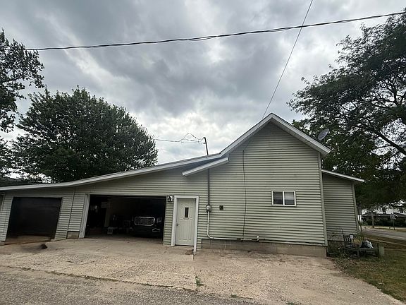 3rd image of 408 Reed St