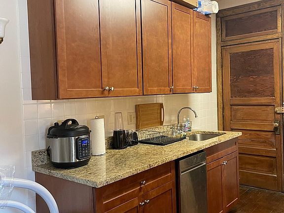 2nd image of 2348 N Cambridge Ave #130