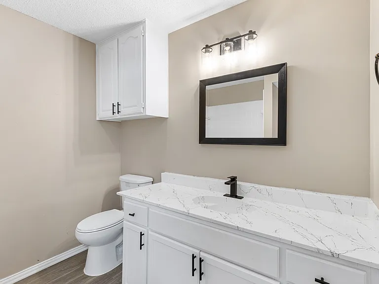2706 Bridge Lake Dr — Photo 2