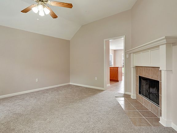 4th image of 12078 Central Park Dr