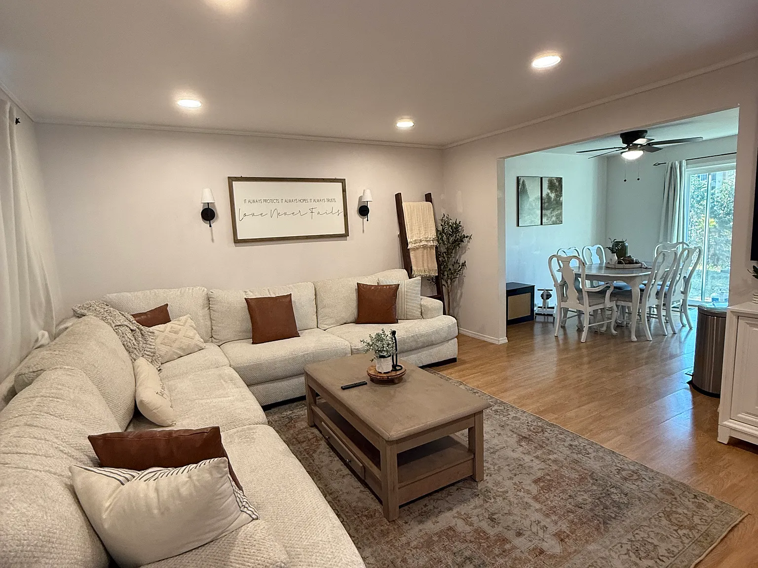 3 bed, 2.5 bath, 1600 sqft, $3,620 — Photo 2