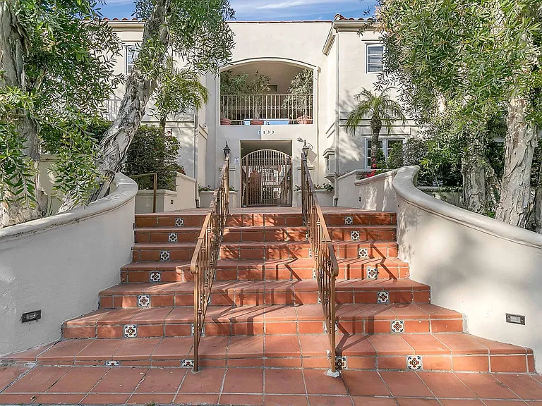 Affordable 2BR/2BA in Santa Monica 90403 Section 8 Voucher Holders Welcome — Photo 17