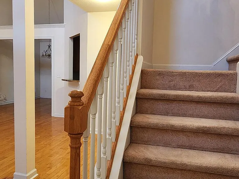 302 Savannah Dr — Photo 16