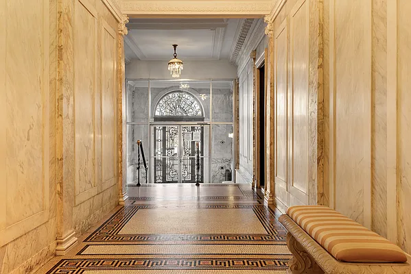 Sold by Compass | media 9