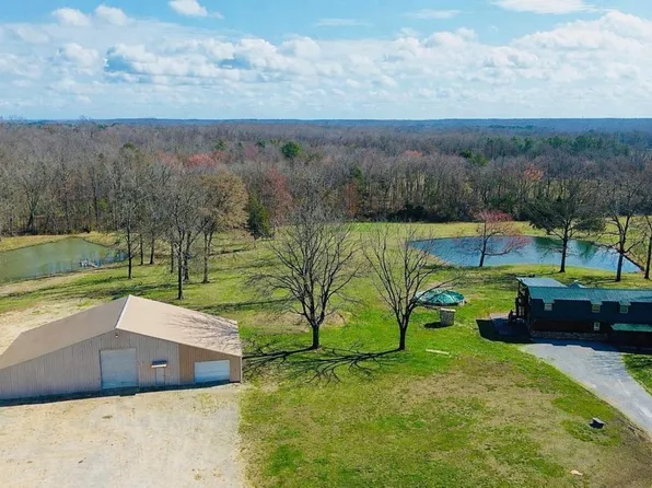 94 Oxford Rd, Holladay, TN 38341