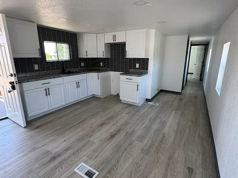 268 E Rolling Hills Dr — Photo 8