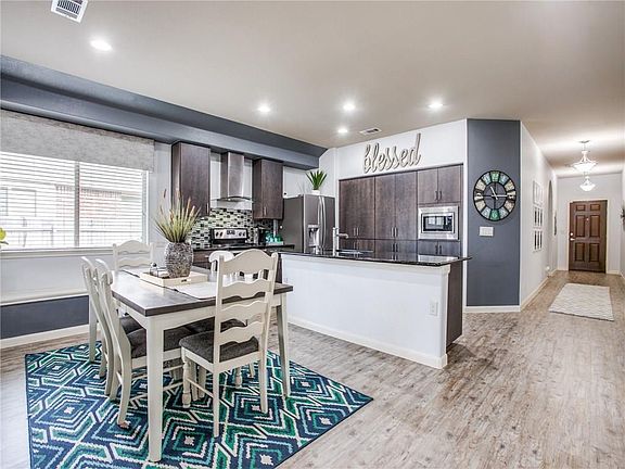 3rd image of 4105 Gaillardia Way