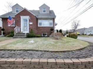 121 W Oldis St, Rochelle Park, NJ 07662