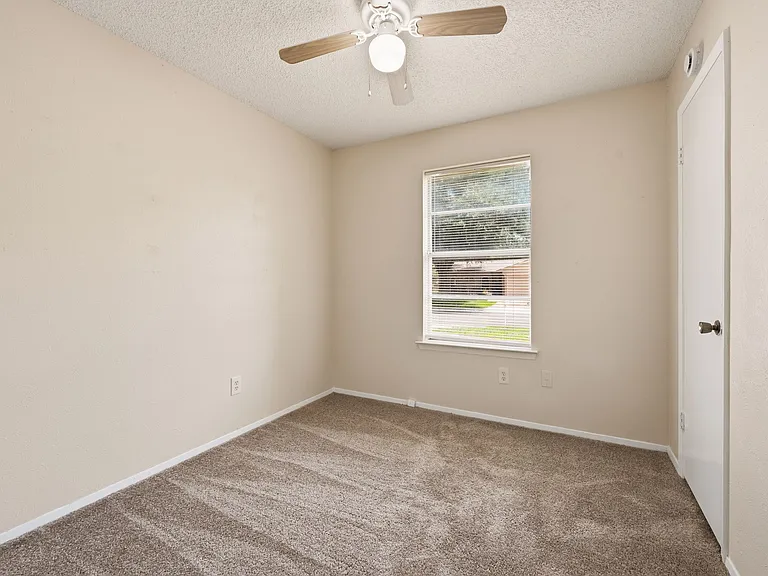 616 Reveille Rd — Photo 18
