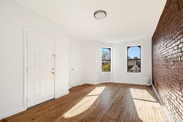 Rented by MNS | media 21