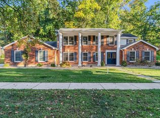 14824 Greenleaf Valley Dr, Chesterfield, MO