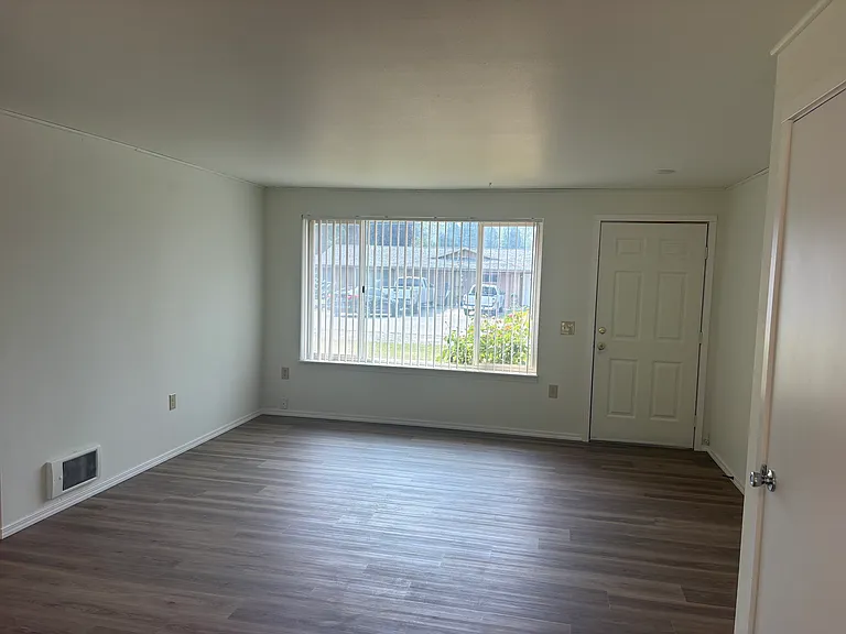 17235 161st Pl SE #B — Photo 2