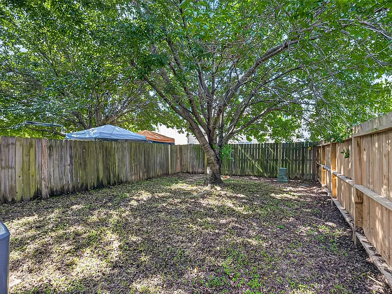 15515 Waldron Cir #B — Photo 35