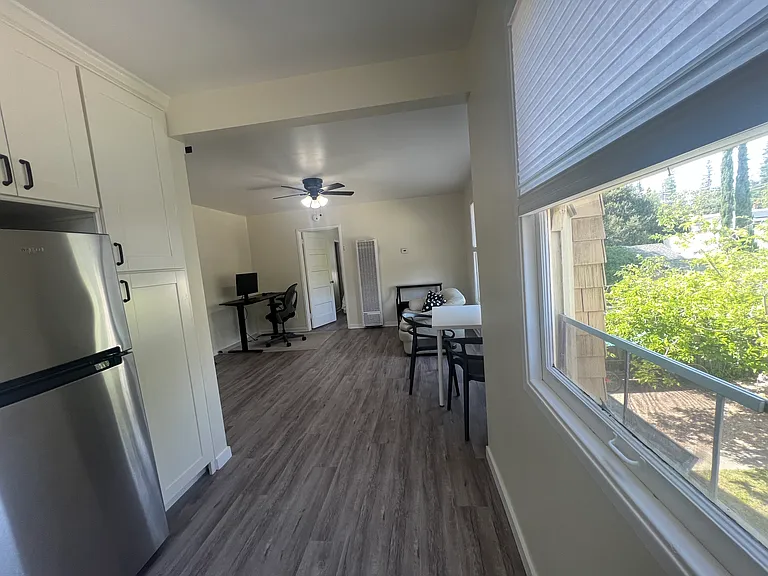251 Emerson St #5 — Photo 5