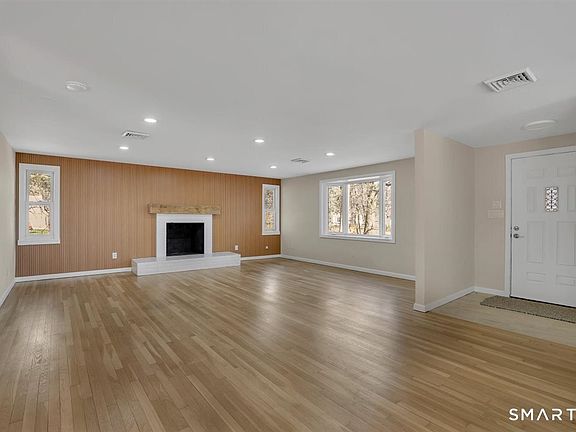 5th image of 822 Slater Road