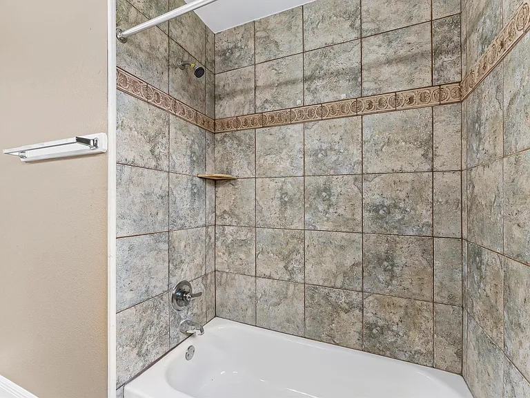 5646 Belmark St — Photo 13