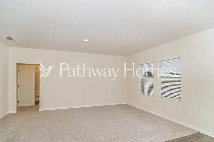 5 bed, 3.0 bath, 2722 sqft, $2,795 — Photo 4