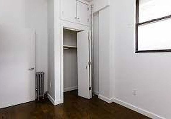 5th image of 881 Franklin Ave #2