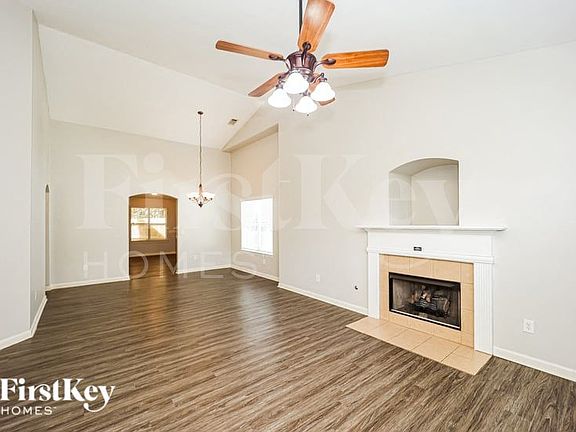4th image of 207 Fairgrove Ln
