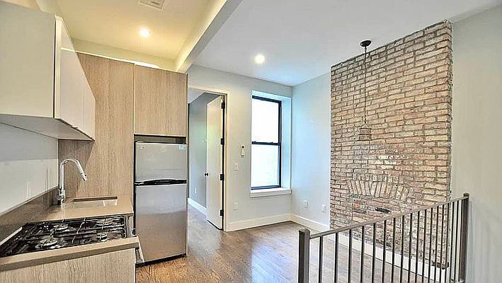 1st image of 903 Saint Johns Pl APT 1C