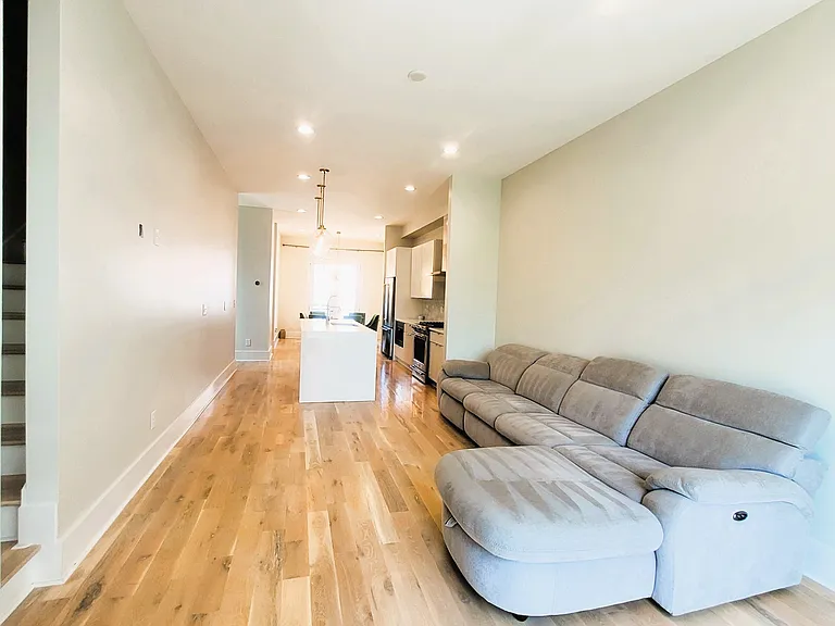 1213 10th Ave N #8 — Photo 17