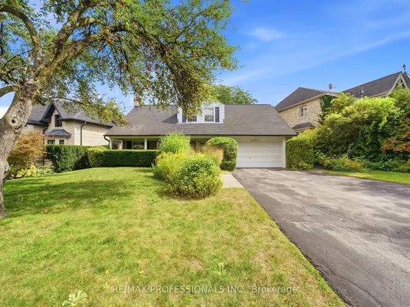 15 Hartfield Ct, Toronto, ON M9A 3E4