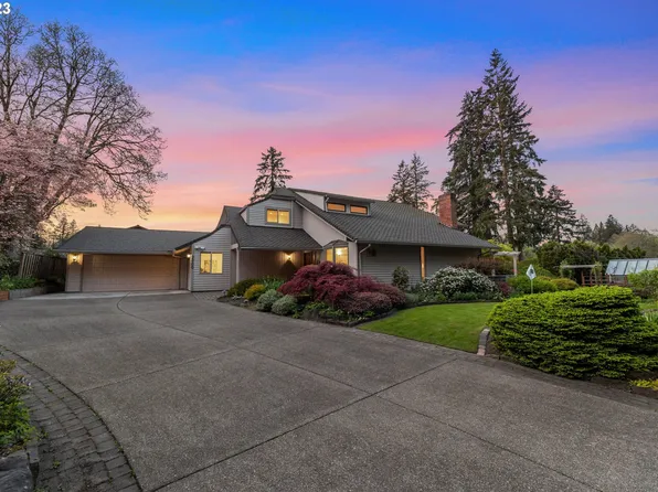 9000 NE Royal Oaks Dr, Vancouver, WA 98662