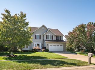 5973 Lakecrest Dr, Lake View, NY 14085