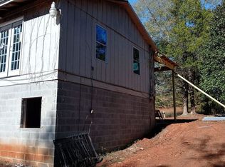 281 Whitesville St, West Point, GA 31833