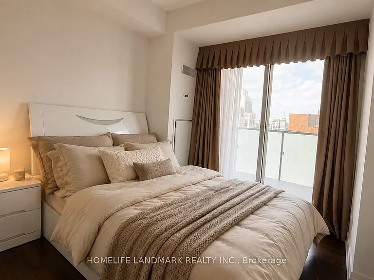 1080 Bay St #3010 — Photo 10