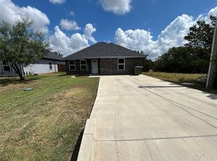 2211 Hercules Dr, Granbury, TX 76048