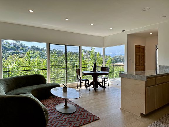 2nd image of 1811 Fanning St #2