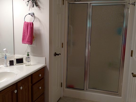 Master bath w/closet.