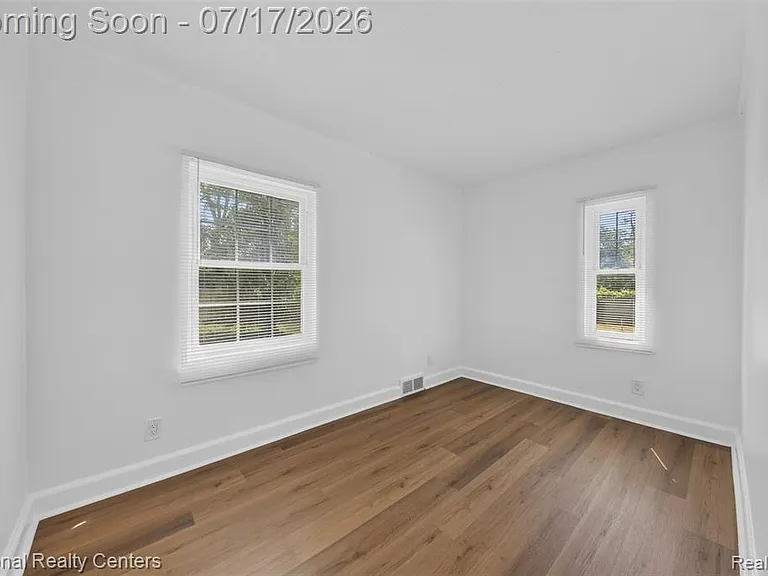 13527 Winthrop St — Photo 21