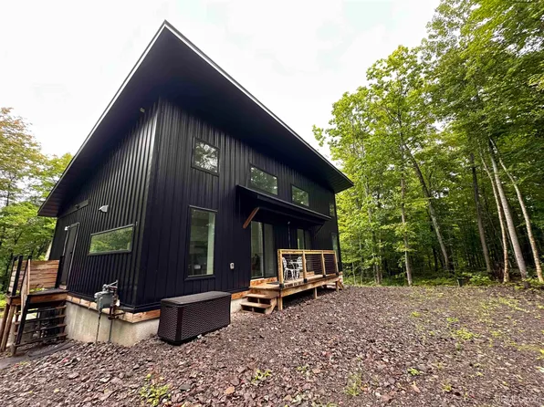 50174 Airport Park Rd, Hancock, MI 49930