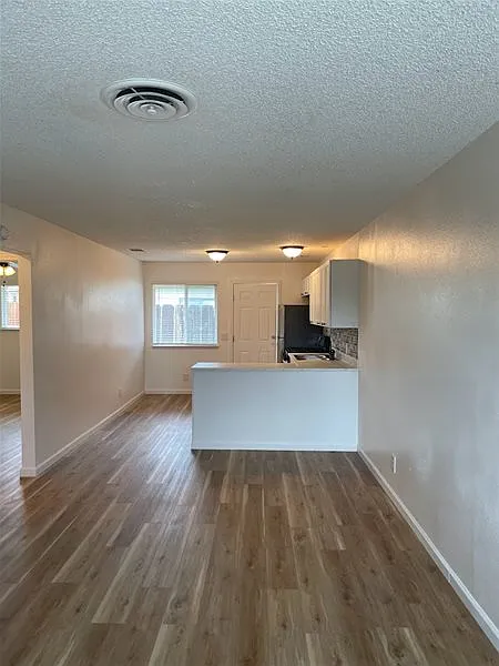 2 bed, 1.0 bath, 825 sqft, $1,395 — Photo 4