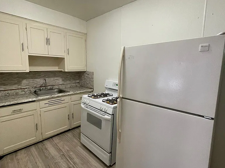 420 W Keefe Ave #420 — Photo 5