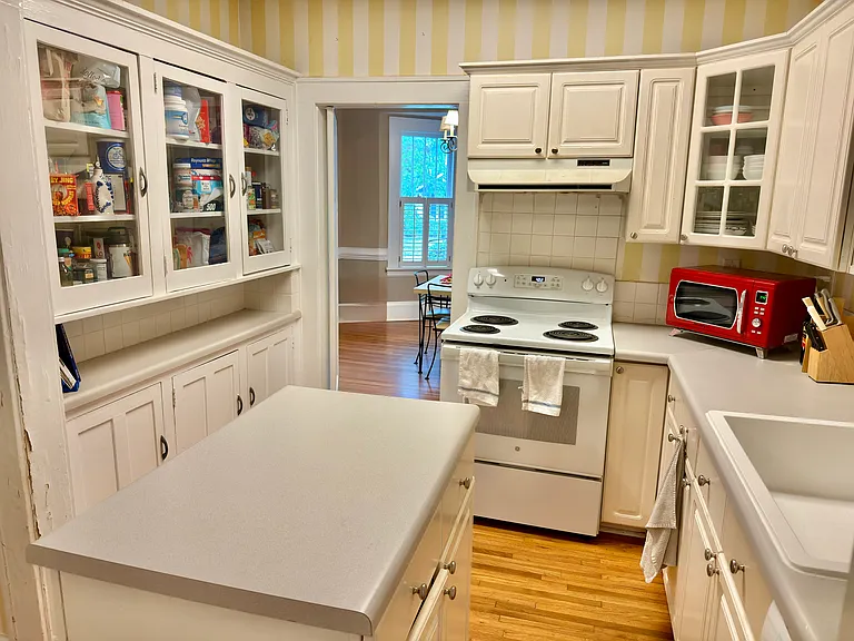 319 Circle Ave — Photo 11
