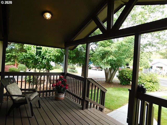 2nd image of 605 Morse St