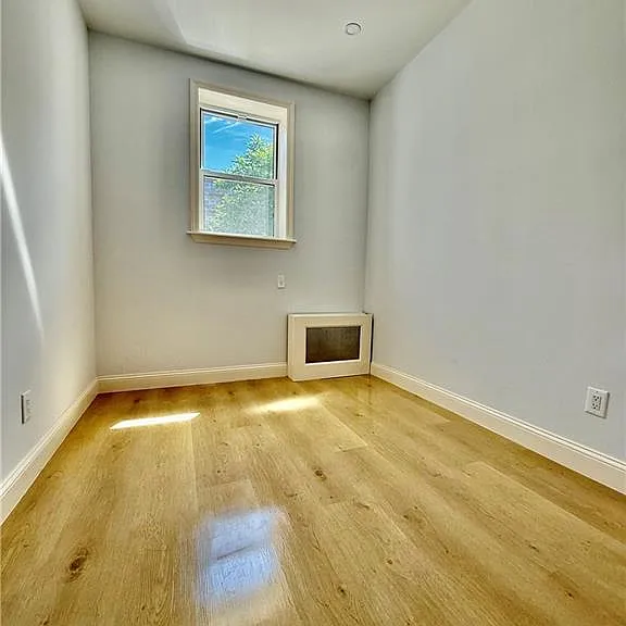 2509 E 12th St #1 — Photo 6