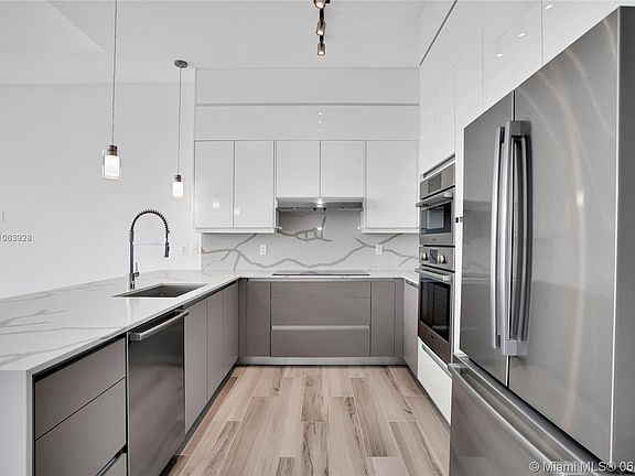 3rd image of 400 NW 1st Ave #4607