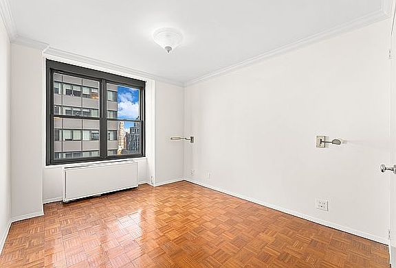 5th image of 117 E 57th St APT 41E
